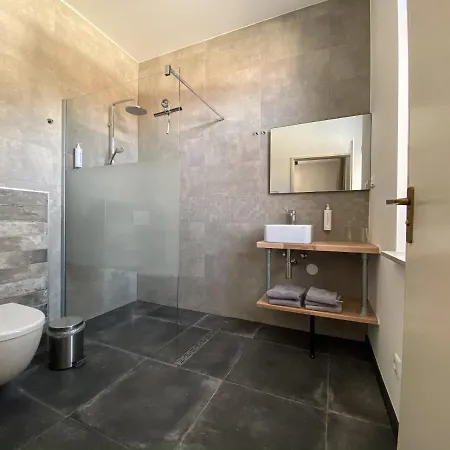 Crasborn Szálloda 3*