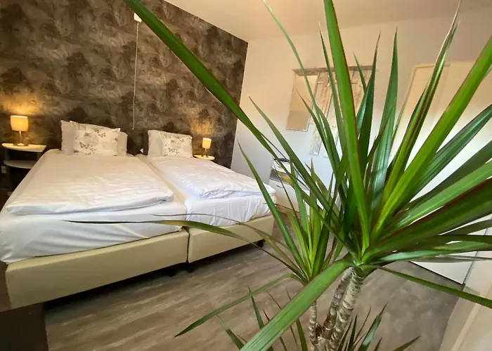 Logis Crasborn Торн