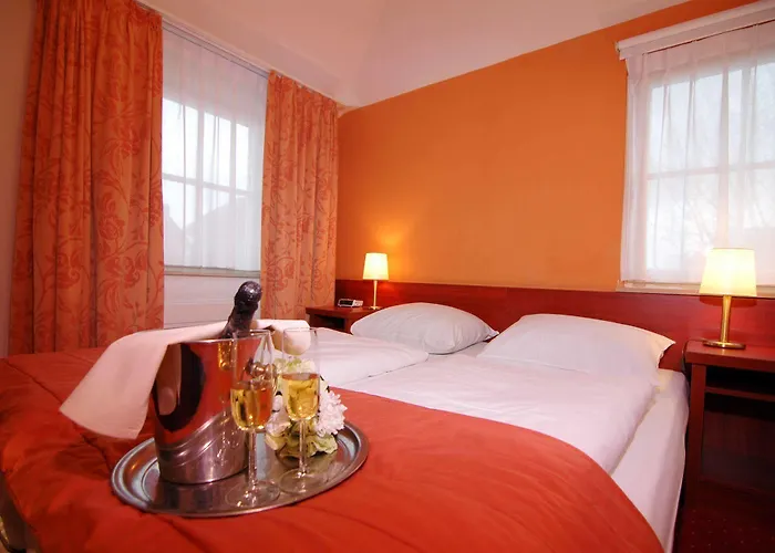 Logis Crasborn 3* Торн