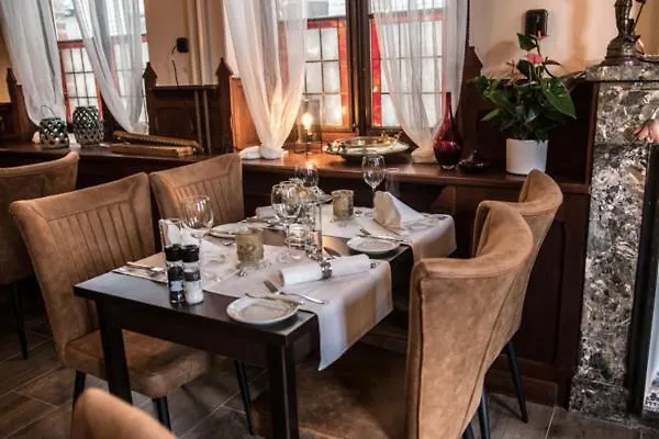 Отель Logis Crasborn 3*