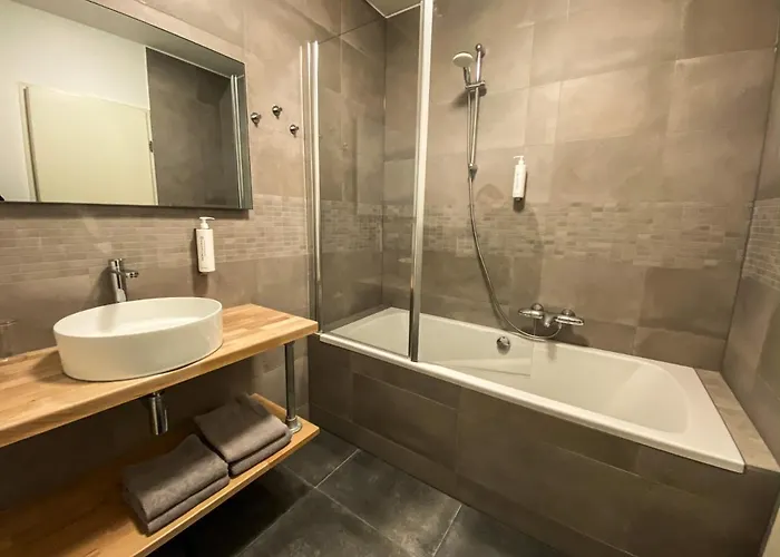 Logis Crasborn 3* Торн